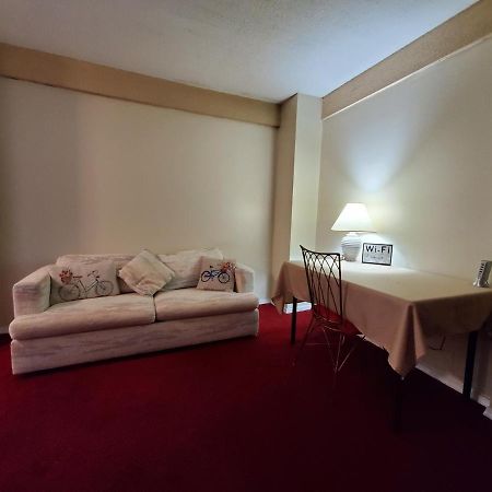 6 Minutes From The Falls! Spacious 2Nd Floor Apartment Sleeps 5 ไนแอการาฟอลส์ ภายนอก รูปภาพ
